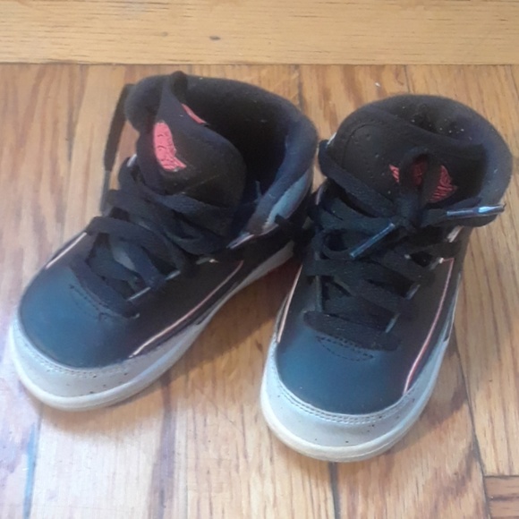 boys jordans size 2